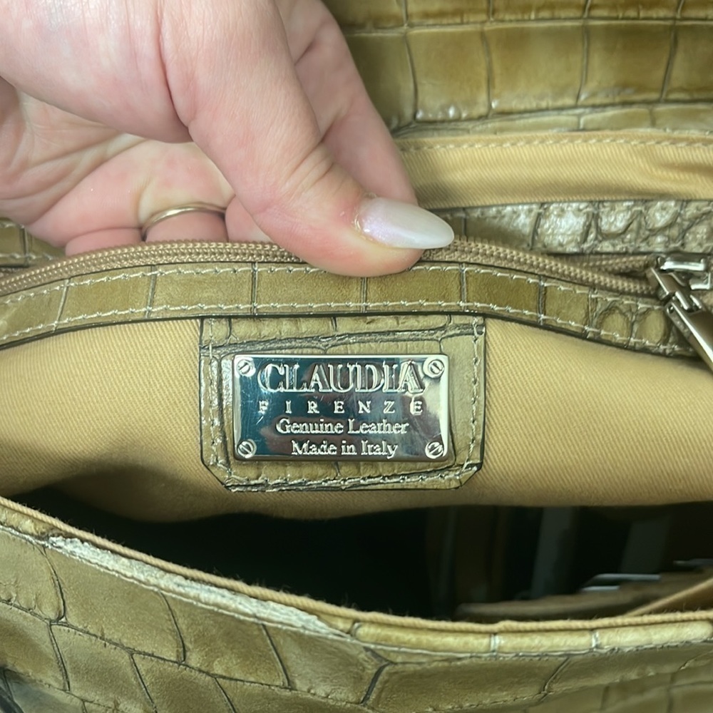 CLAUDIA Firenze Adorable Crossbody - Picture 7 of 8